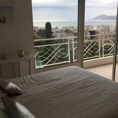 Charming Sea View Apt In